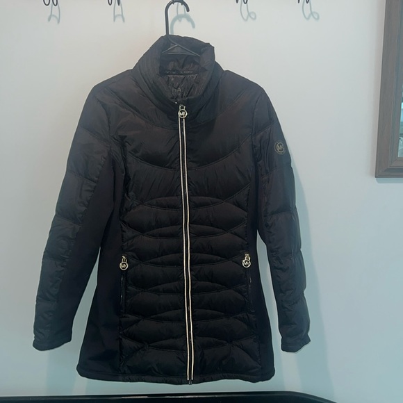 Michael Kors Jackets & Blazers - Michael Kors women’s coat size medium. Great condition.
